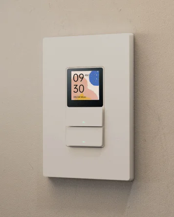 Interruptor inteligente Aqara S100 con pantalla táctil en la pared del living
